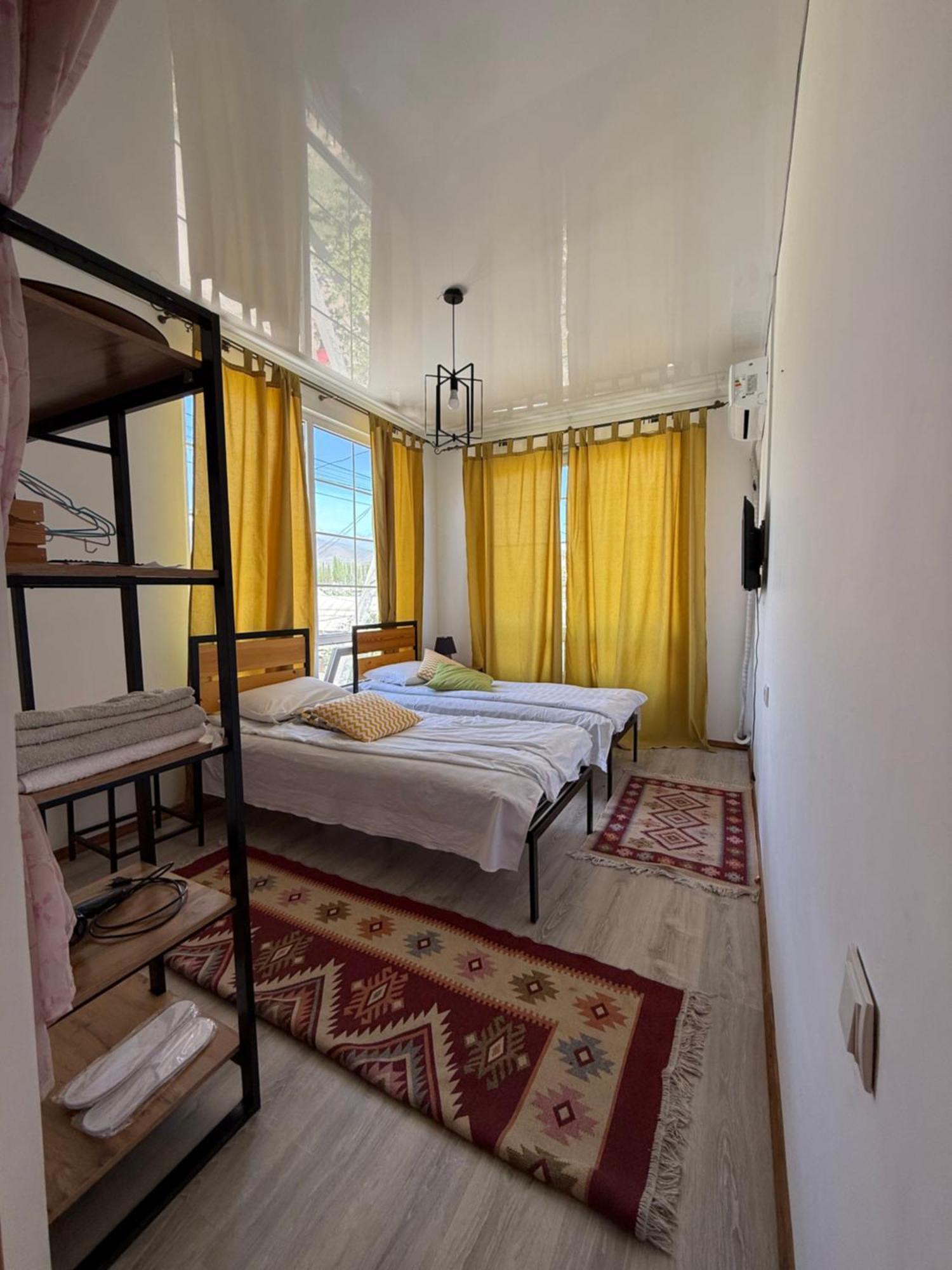 Family Guest House Tscholponata Exterior foto